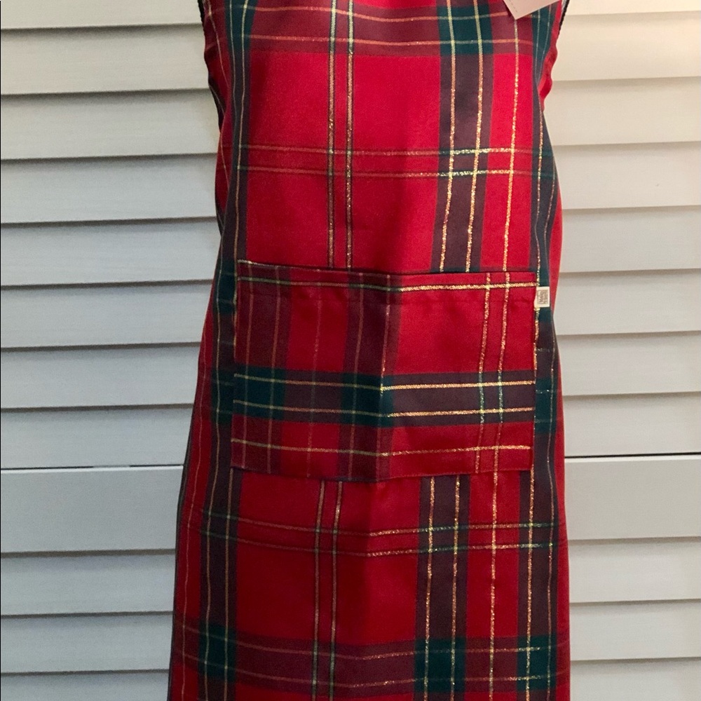 Andys Aprons - not so basic. Christmas.